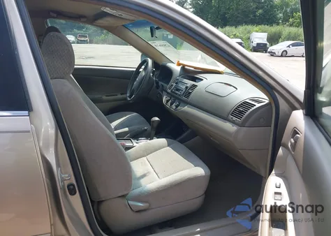 2004 Toyota Camry Le from USA, damaged, VIN 4T1BE32K74U828437